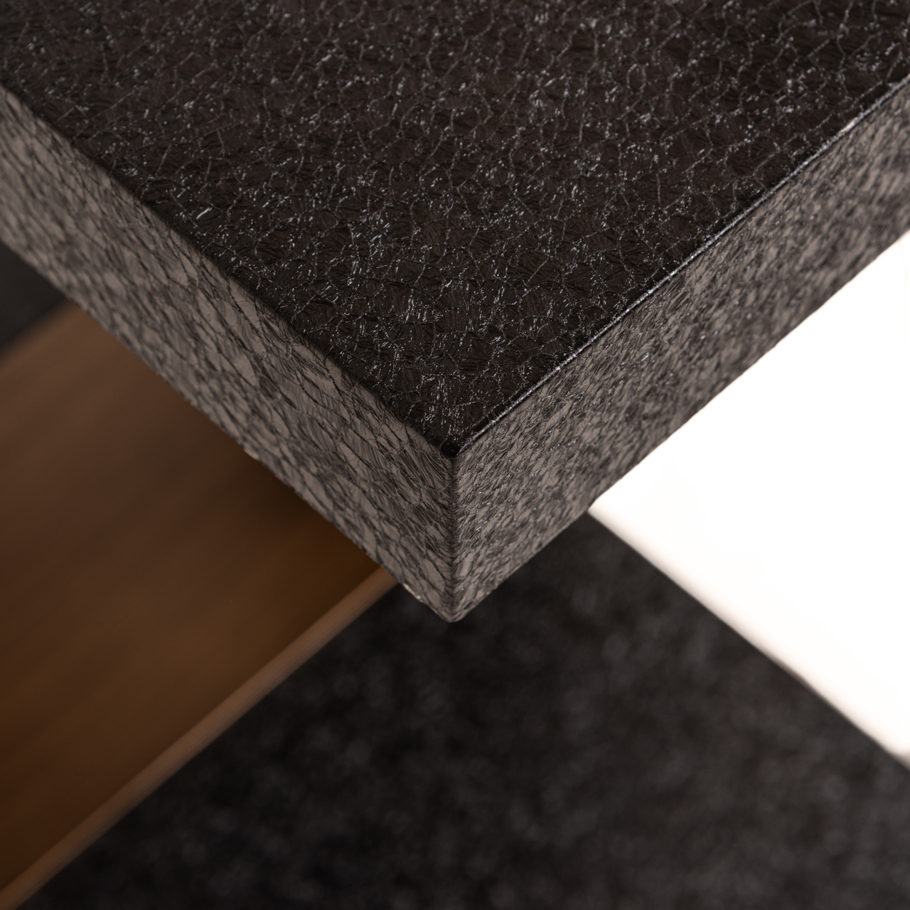 3520 - Konsola Bazel czarno-złota