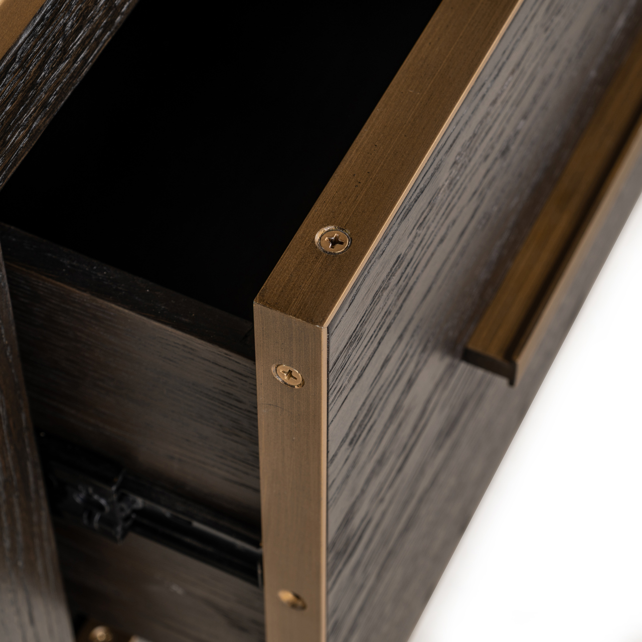 8155 - Witryna Carter brązowa mała 2-szufladowa