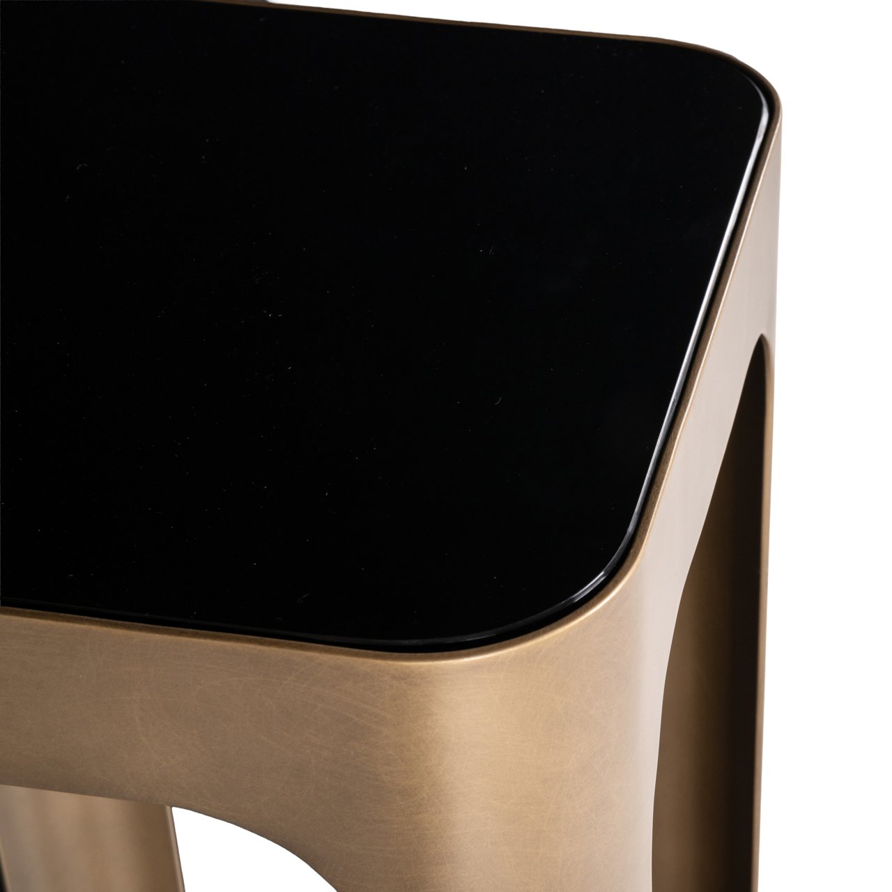 8304 - Column Claridge gold