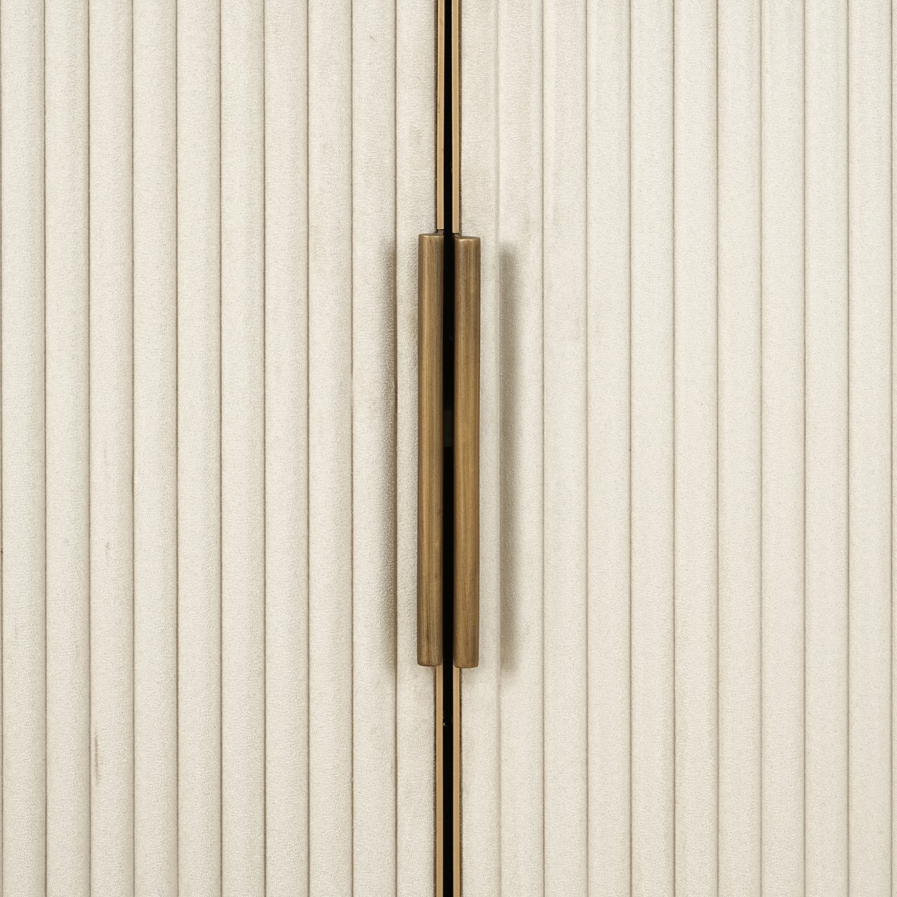 8104 - Storage cabinet Tivoli white