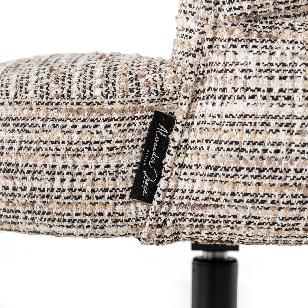 S4605 BEIGE COCO - Dining chair Alexander Jones beige coco swivel (Chadwick)